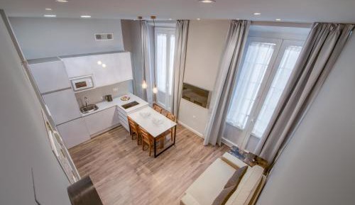 One-Bedroom Apartment with Balcony