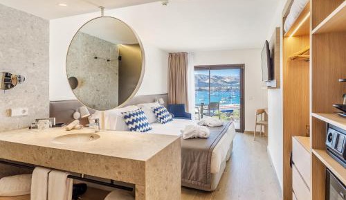 Double Room with Sea View and Private Terrace with Hot Tub