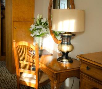 Family Room (2 Adults + 1 Child)