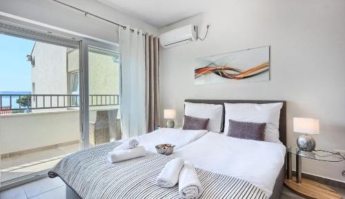 Studio Apartment with Sea View