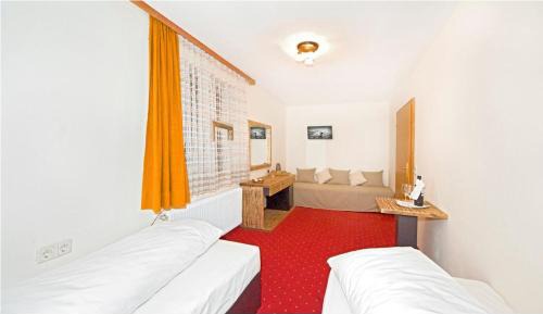 Budget Triple Room