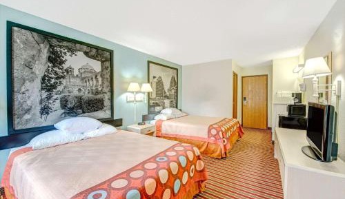Queen Room with Two Queen Beds - Non-Smoking