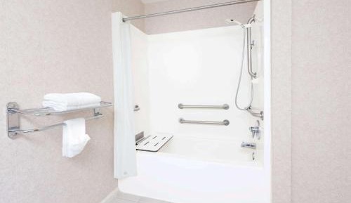 King Room - Disability Access - Non-Smoking