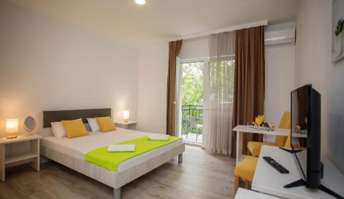 Triple Room with Private Bathroom