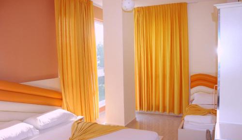 Triple Room with Partial Sea View