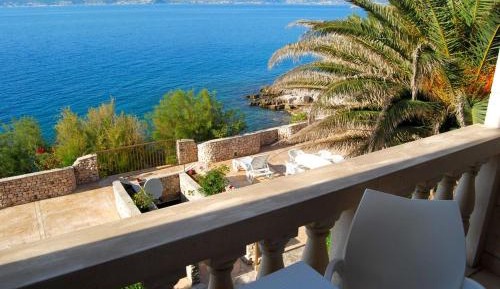 Studio Apartment with Sea View