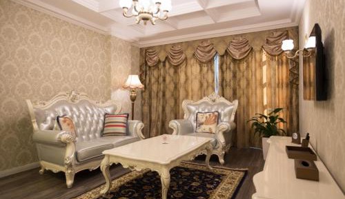 Deluxe Suite with Spa Bath