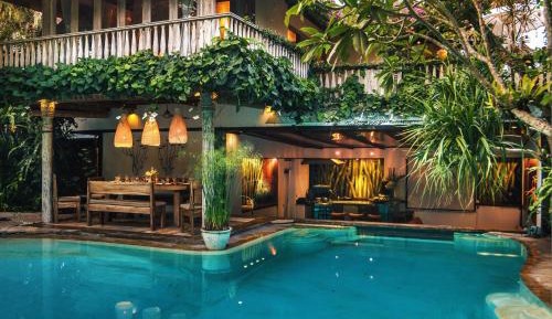 Tanjung Dulu Five-Bedroom Villa with Private Pool