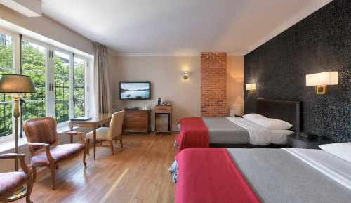 Deluxe Queen Room with Two Queen Beds