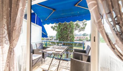 Studio with Balcony