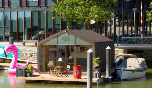 House Boat with Spa