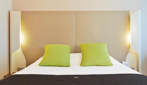 One Single Bed - Room Next Generation