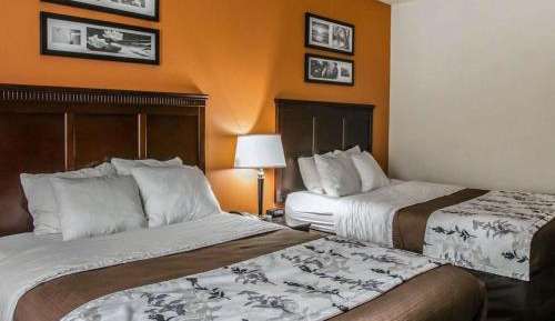 Queen Room with Two Queen Beds - Non-Smoking