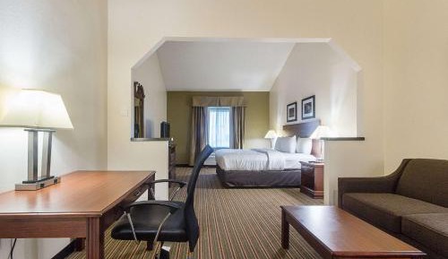 King Room with Sofa Bed and Hot Tub - Non-Smoking
