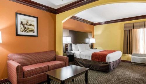 King Suite with Sofa Bed - Non-Smoking