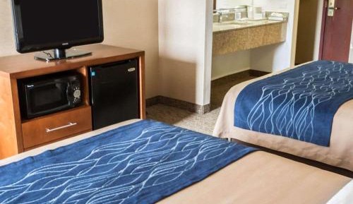 Queen Room with Two Queen Beds - Non-Smoking