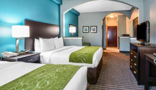 Queen Suite with Two Queen Beds - Non-Smoking