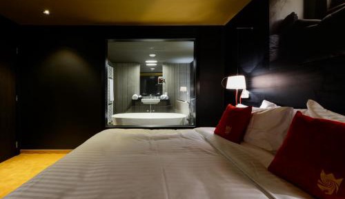 Suite with Garden View