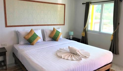 Deluxe Double Room with Balcony and Sea View