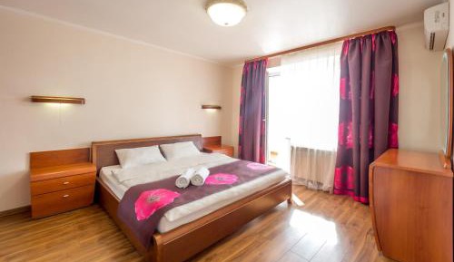 Luxury One-Bedroom Apartment on Shovkovychna 46/48