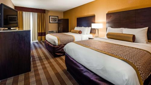 Queen Room with Two Queen Beds - Pet Friendly/Non-Smoking