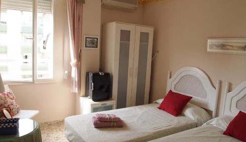 Standard Twin Room with Sea View