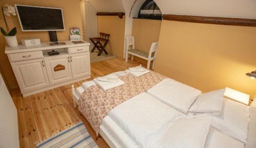 Deluxe Double Room with Shower