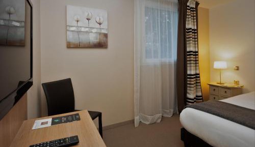 Family Triple Room - Two Rooms (2 Adults + 1 Child)