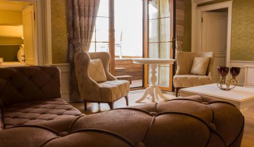 Deluxe Suite with Terrace