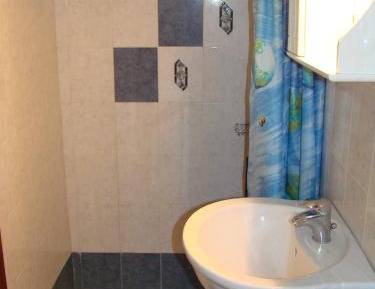 Family Studio (2 Adults + 2 Children)