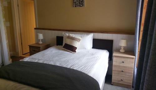 Double Room with Ensuite Bathroom