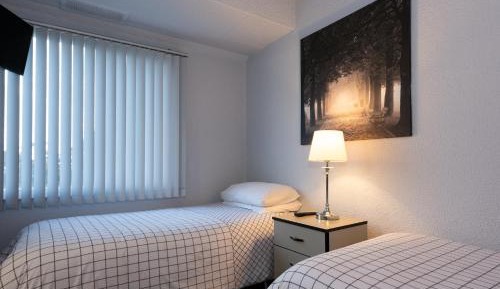 Twin Room with En-Suite