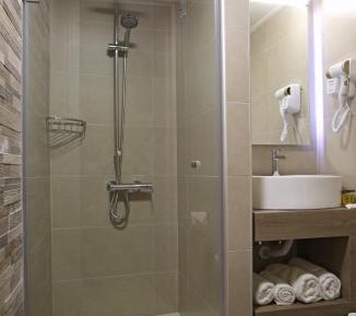 Deluxe Double or Twin Room with City View