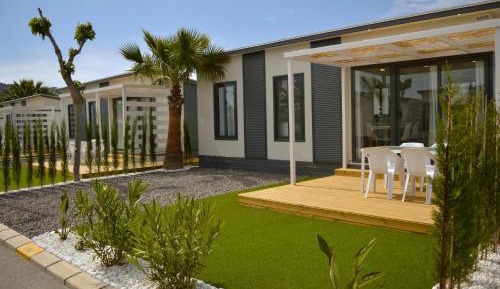 Deluxe Bungalow