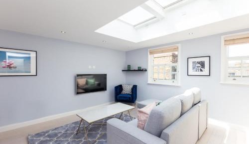 Deluxe Two-Bedroom Apartment with Balcony