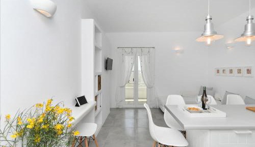  One-Bedroom Apartment with Sea View