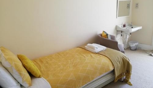 Single room NOT EN SUITE