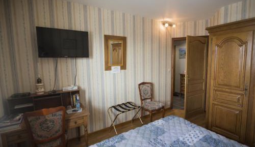 Suite with Mountain View