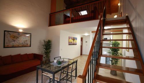 Deluxe Apartment