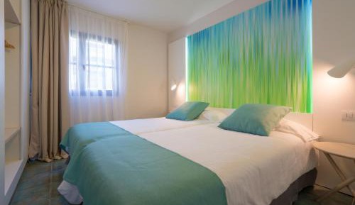One-Bedroom Apartment (2 Adults)