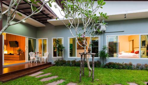 Six-Bedroom Villa 