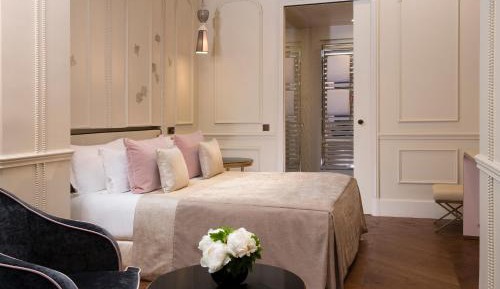 Deluxe Double Room with Patio