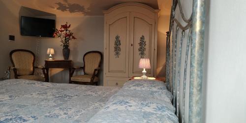Quadruple Room with Private Bathroom