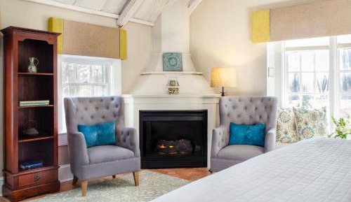 Deluxe Suite with Spa Bath