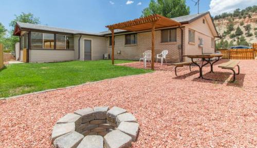 Three-Bedroom Holiday Home 
