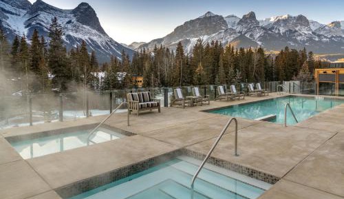 Premium King Room with Mountain View