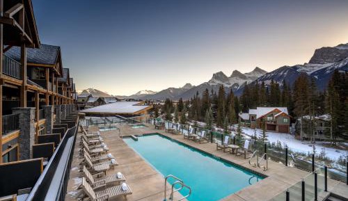 Premium Queen  Room with Two Queen Beds and Mountain View