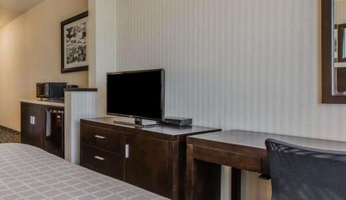 Suite, 2 Queen Beds with Sofa Bed, Non Smoking