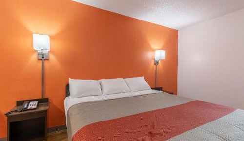 King Room - Disability Access - Non-Smoking