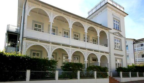 One-Bedroom Apartment 4RB9